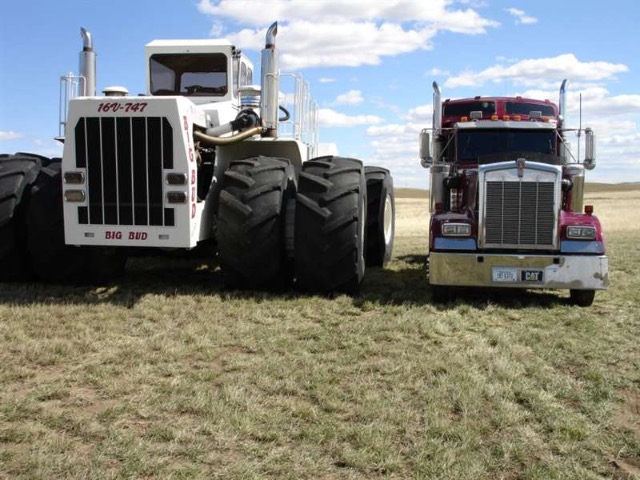 Des tracteurs WAGNER au BIG BUD en passant par RITE : forcément un air de famille. 134uhq