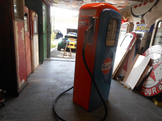 ancienne pompe à essence de 1956 19lp5c